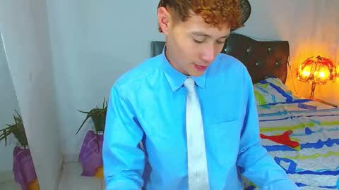 santi online show from March 23, 8:30 am