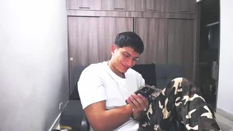 Juan Pablo-independent model online show from March 30, 2:22 am