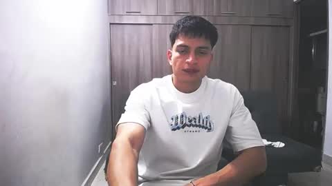 Juan Pablo-independent model online show from April 1, 4:46 am