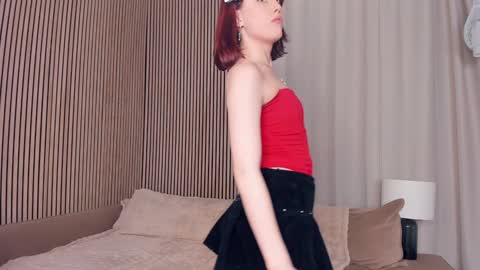 Sarah online show from February 7, 8:01 pm