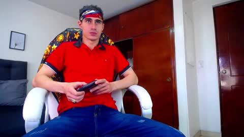 Snapshot of _skyleer_ chatting on September 19, 8:45 pm _skyleer_ online show from September 19, 8:45 pm