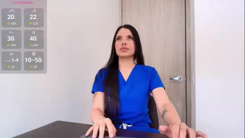 Snapshot of _sofiadeluxe_ chatting on October 2, 2:05 pm SOFIA DELUXE online show from October 2, 2:05 pm