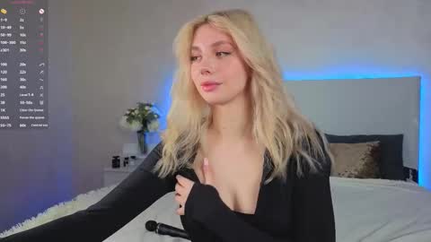 Snapshot of _sophielov chatting on September 22, 8:13 pm Sophie online show from September 22, 8:13 pm