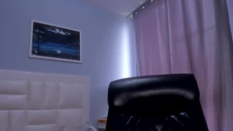 sophie online show from March 6, 7:43 pm