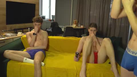 Snapshot of _sopranos_ chatting on September 26, 12:24 pm OLIVERpvt is open online show from September 26, 12:24 pm