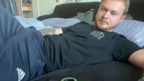 Snapshot of _stevie___ chatting on September 28, 11:19 am _stevie___ online show from September 28, 11:19 am