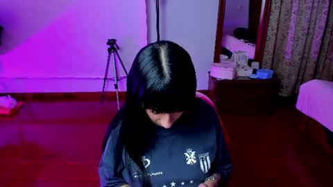 _the_dark_side_of_the_moon_ online show from July 5, 9:11 pm