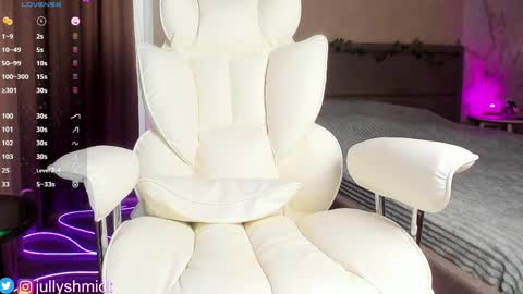 Julia online show from April 2, 5:15 am