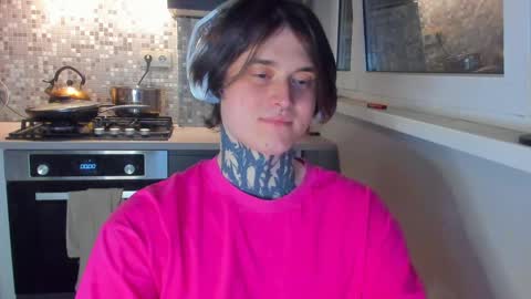 _torfin_ online show from April 11, 12:37 am