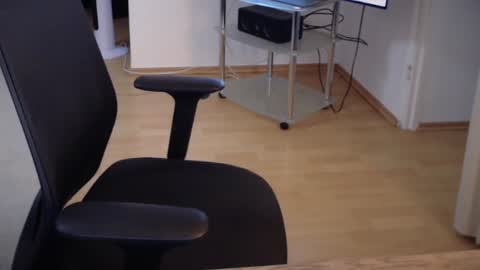 _trythis_ online show from December 5, 10:17 am