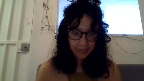 Snapshot of _tutti_frutti_ chatting on February 12, 12:05 am _tutti_frutti_ online show from February 12, 12:05 am