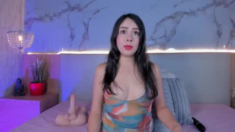 Snapshot of _valeryysmith_ chatting on October 7, 3:46 am Valery online show from October 7, 3:46 am