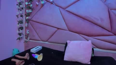 _victoriaboobs online show from November 5, 8:22 pm