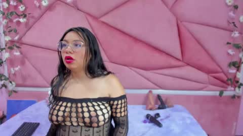 _violeta18_ online show from October 26, 4:35 am