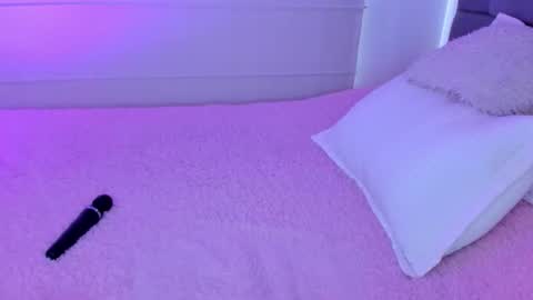 INSTAGRAM pinzon viviana online show from February 22, 8:44 pm