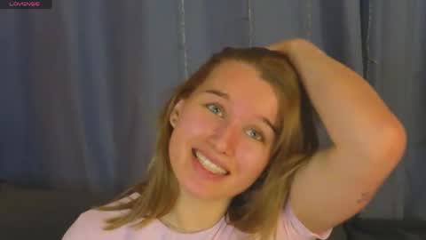 _watchmesmile_ online show from May 7, 5:03 am