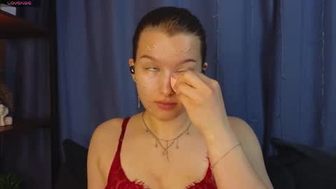 _watchmesmile_ online show from May 11, 4:19 am