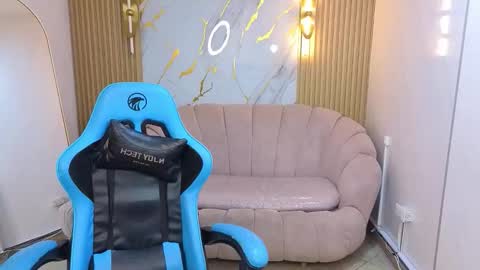  wendy  online show from January 6, 8:24 pm