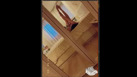 Selena online show from March 4, 8:00 am