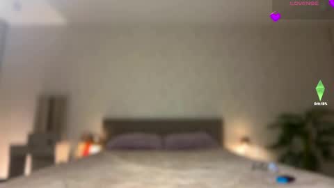        online show from April 26, 10:18 pm