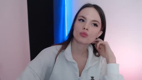 Snapshot of a_ariella_ chatting on October 15, 1:01 pm a_ariella_ online show from October 15, 1:01 pm