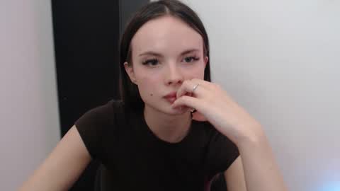 Snapshot of a_ariella_ chatting on September 17, 12:52 pm a_ariella_ online show from September 17, 12:52 pm