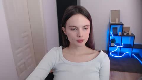 a_ariella_ online show from December 21, 2:12 pm