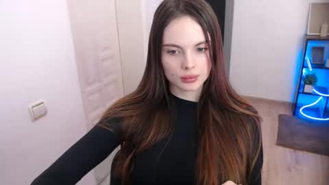 a_ariella_ online show from December 22, 2:13 pm