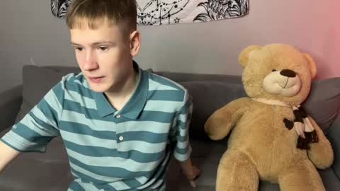 Kris Michael online show from April 6, 7:15 pm