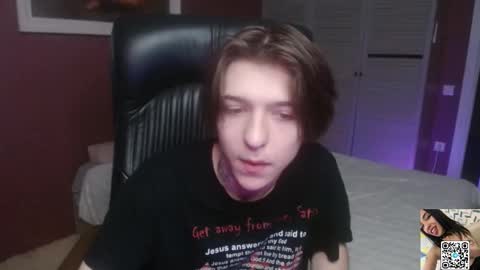 Kris Michael online show from December 15, 4:47 pm