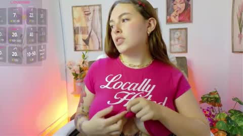 Snapshot of aaaaamy_1 chatting on September 13, 11:07 pm Aamy online show from September 13, 11:07 pm