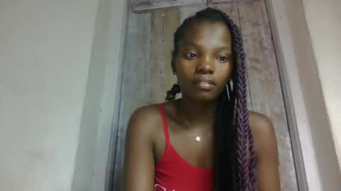aadienne online show from May 3, 9:04 am