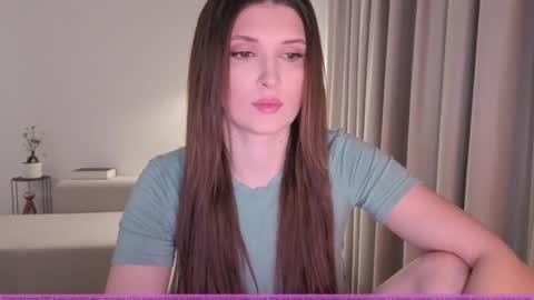 Snapshot of aalliyahh chatting on October 16, 8:29 pm Fren online show from October 16, 8:29 pm