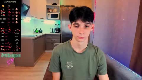 Aaron Bang online show from September 27, 7:44 pm