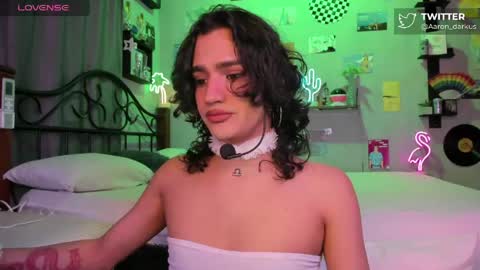 Aaron  online show from May 27, 2:41 am