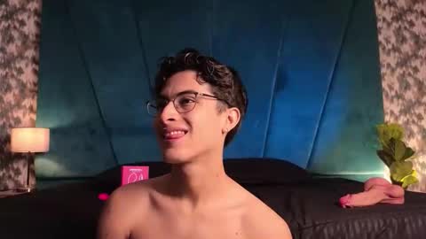 Aaron Ezequiel online show from January 18, 12:08 am