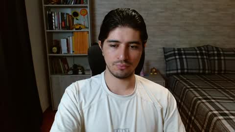 Aaron online show from April 16, 8:09 pm