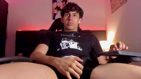 Snapshot of aaron_spencer13 chatting on October 3, 7:33 pm Aron online show from October 3, 7:33 pm