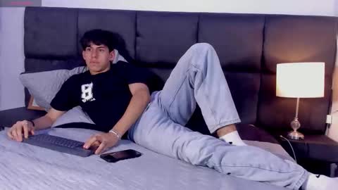 Snapshot of aaron_spencer13 chatting on September 23, 6:25 pm Aron online show from September 23, 6:25 pm