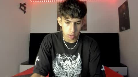 Aron online show from November 24, 7:34 pm