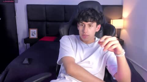 Snapshot of aaron_spencer13 chatting on September 10, 6:42 pm Aron online show from September 10, 6:42 pm