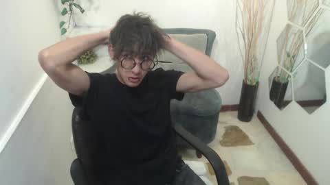 Aaron online show from February 10, 12:19 pm