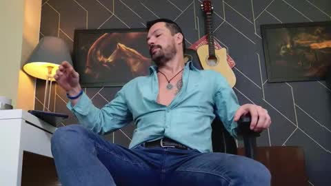 Aaron online show from December 18, 7:03 am