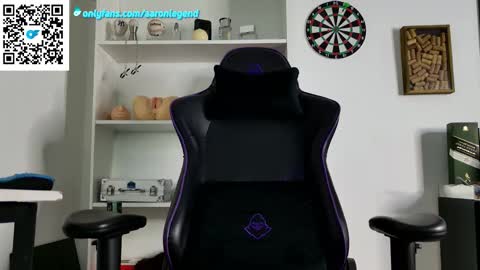 Aaron  online show from February 12, 10:02 pm