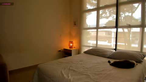 Aaron online show from April 14, 2:53 pm