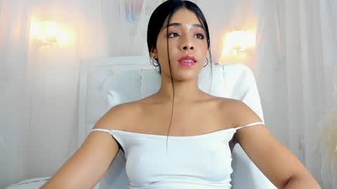 Snapshot of aary_ chatting on January 24, 4:06 pm Ary online show from January 24, 4:06 pm