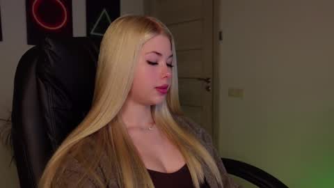 ABBY LAKER online show from January 30, 7:07 am