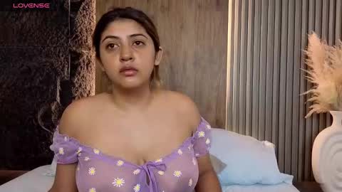 Abbygail online show from November 10, 12:30 pm