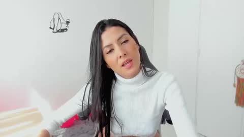 Laura  online show from February 17, 3:00 pm