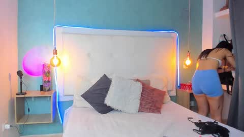 Abby Dixon  online show from February 26, 12:30 pm